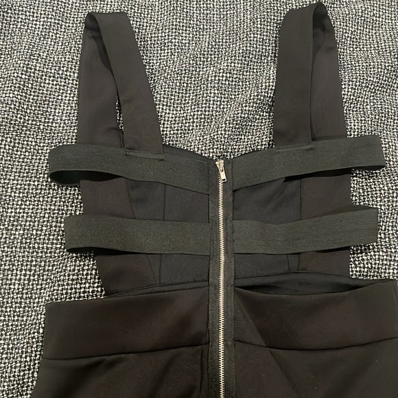 Black Mini Elastic Strap Back Dess - Picture 4 of 5